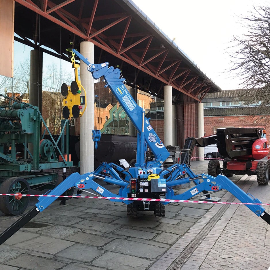 Maeda - Tracked Mini Cranes | Hird