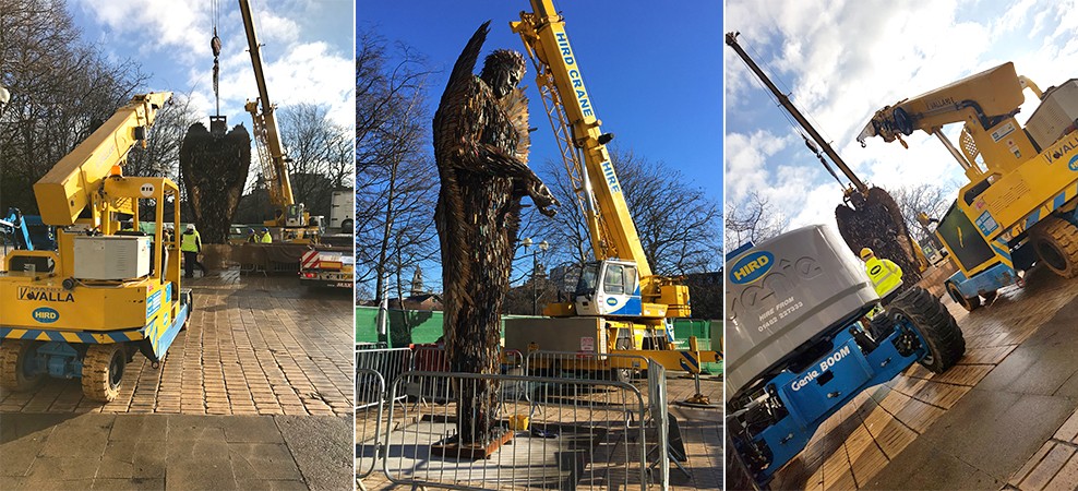 Hird lifts in hope – Knife Angel arrives in Hull