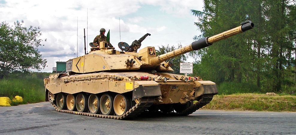 manitex-valla-35d_trx_small_and_agile-opposite-to-a-tank