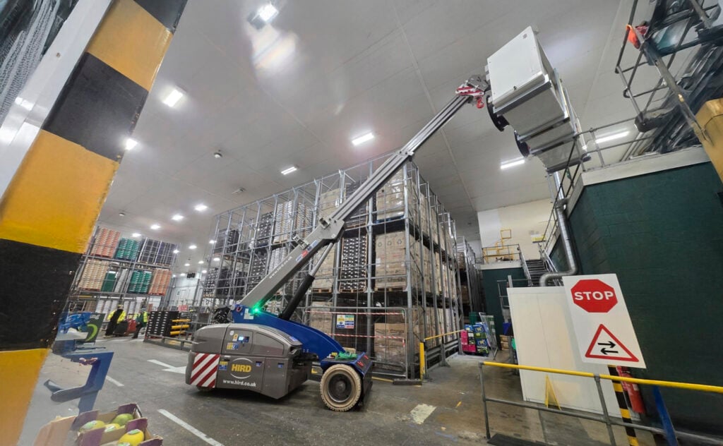 Valla-V130RX-Pick-and-Carry-Crane-machinery-moving-project-limited-headroom-restrictions