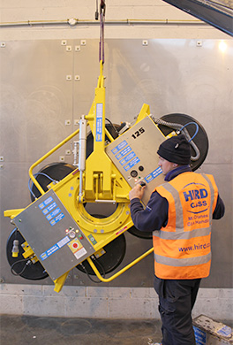 DSZ3_vacuum_lifter_being_tested_leea_accredited_engineers_hird