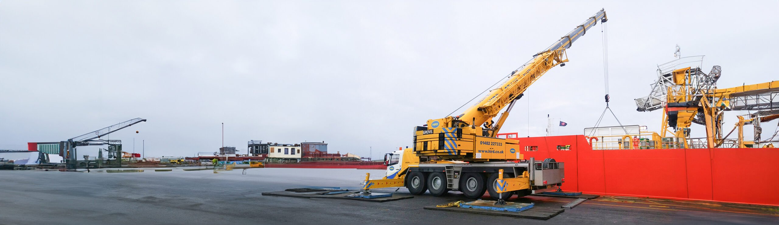 crane lift dockyard machinery moving services scaled