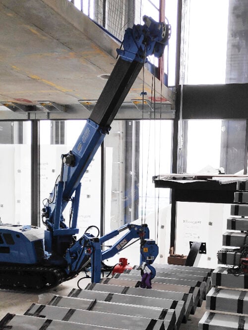 maeda-mini-crane-Confined space lifting